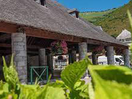 Marché hebdomadaire de Campan